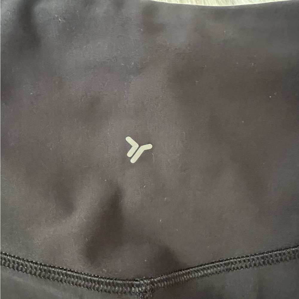 OLD NAVY | High Rise Go-Dry Athletic Bike Shorts with Pockets! (L) - Picture 4 of 5